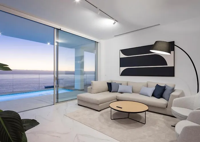 Crystal I Los Gigantes Santiago Del Teide